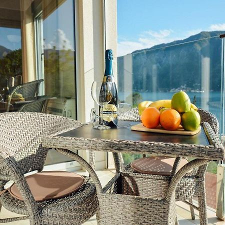 Ily Apartment With Sea View Kotor Buitenkant foto