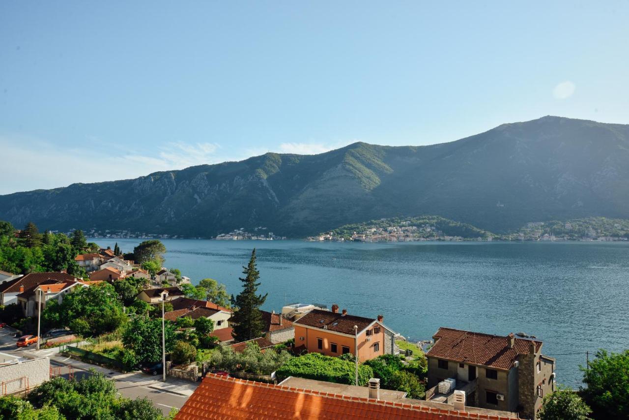 Ily Apartment With Sea View Kotor Buitenkant foto