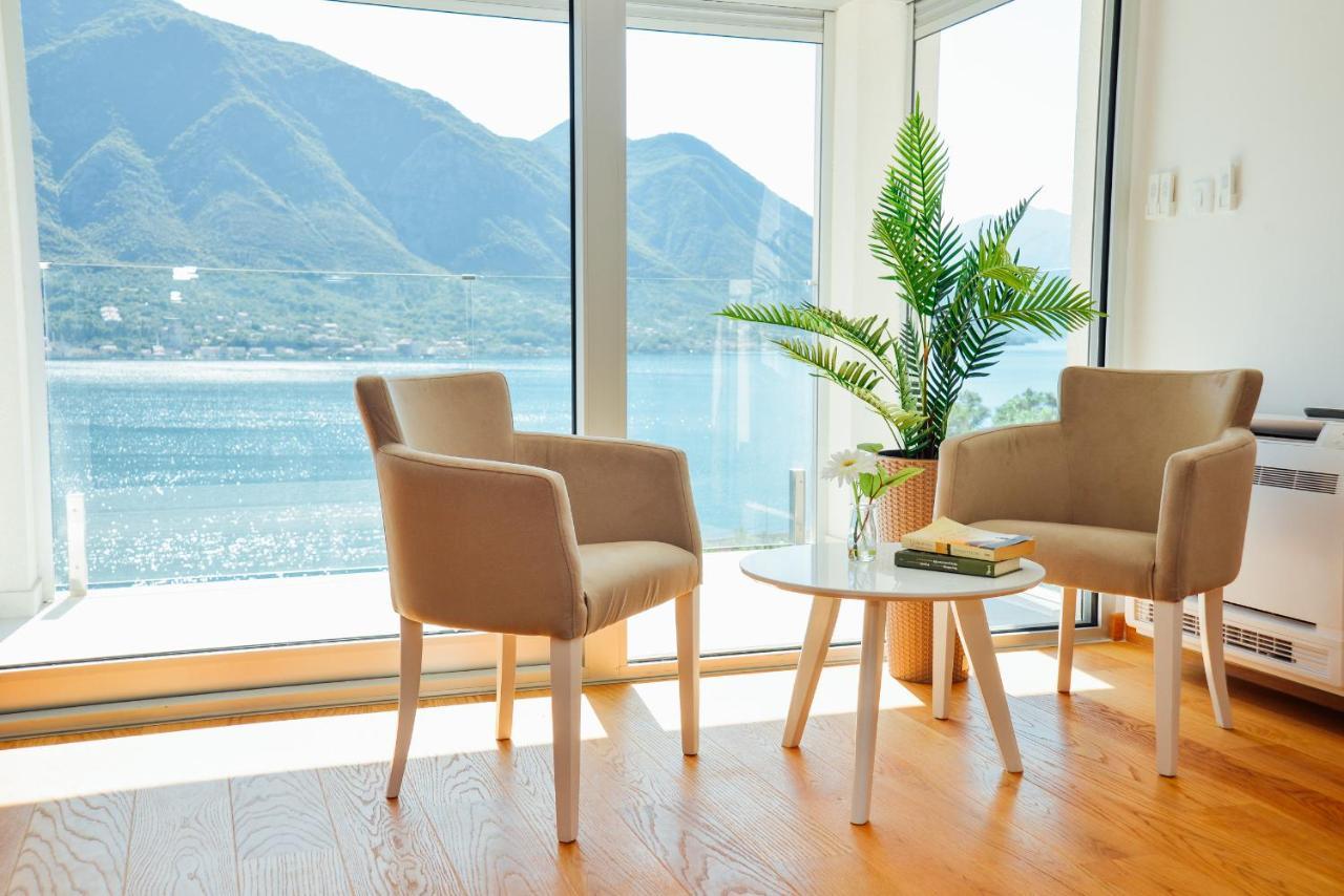 Ily Apartment With Sea View Kotor Buitenkant foto