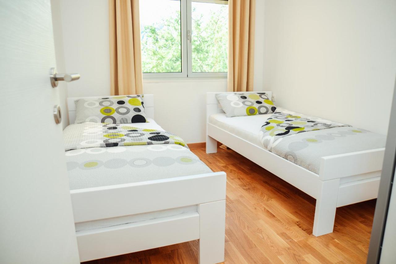 Ily Apartment With Sea View Kotor Buitenkant foto