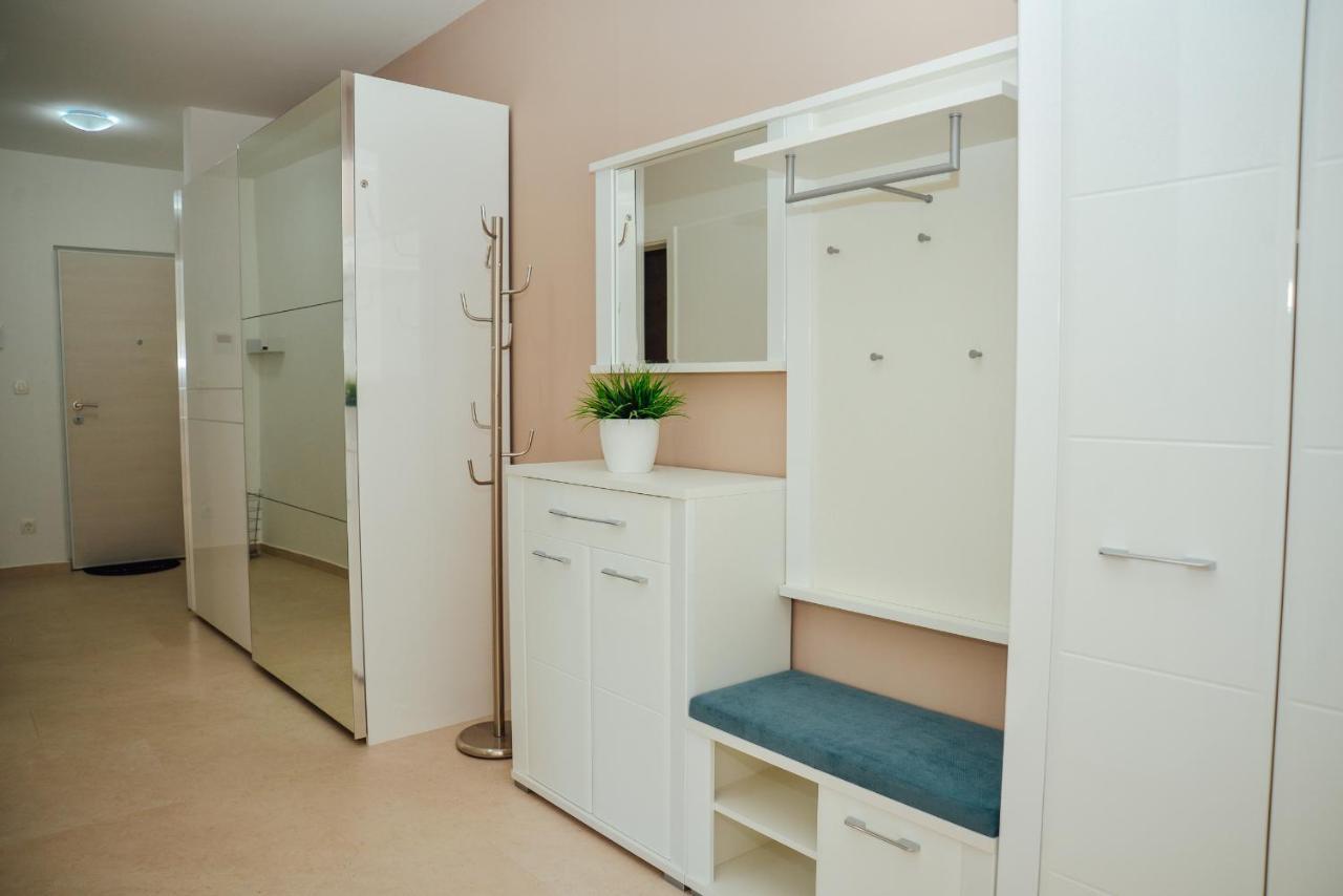 Ily Apartment With Sea View Kotor Buitenkant foto