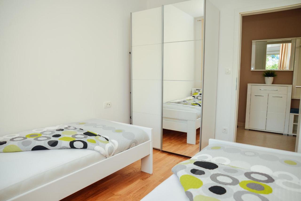 Ily Apartment With Sea View Kotor Buitenkant foto