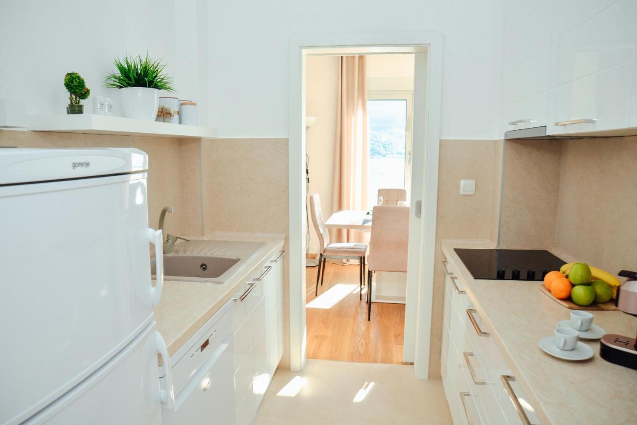 Ily Apartment With Sea View Kotor Buitenkant foto