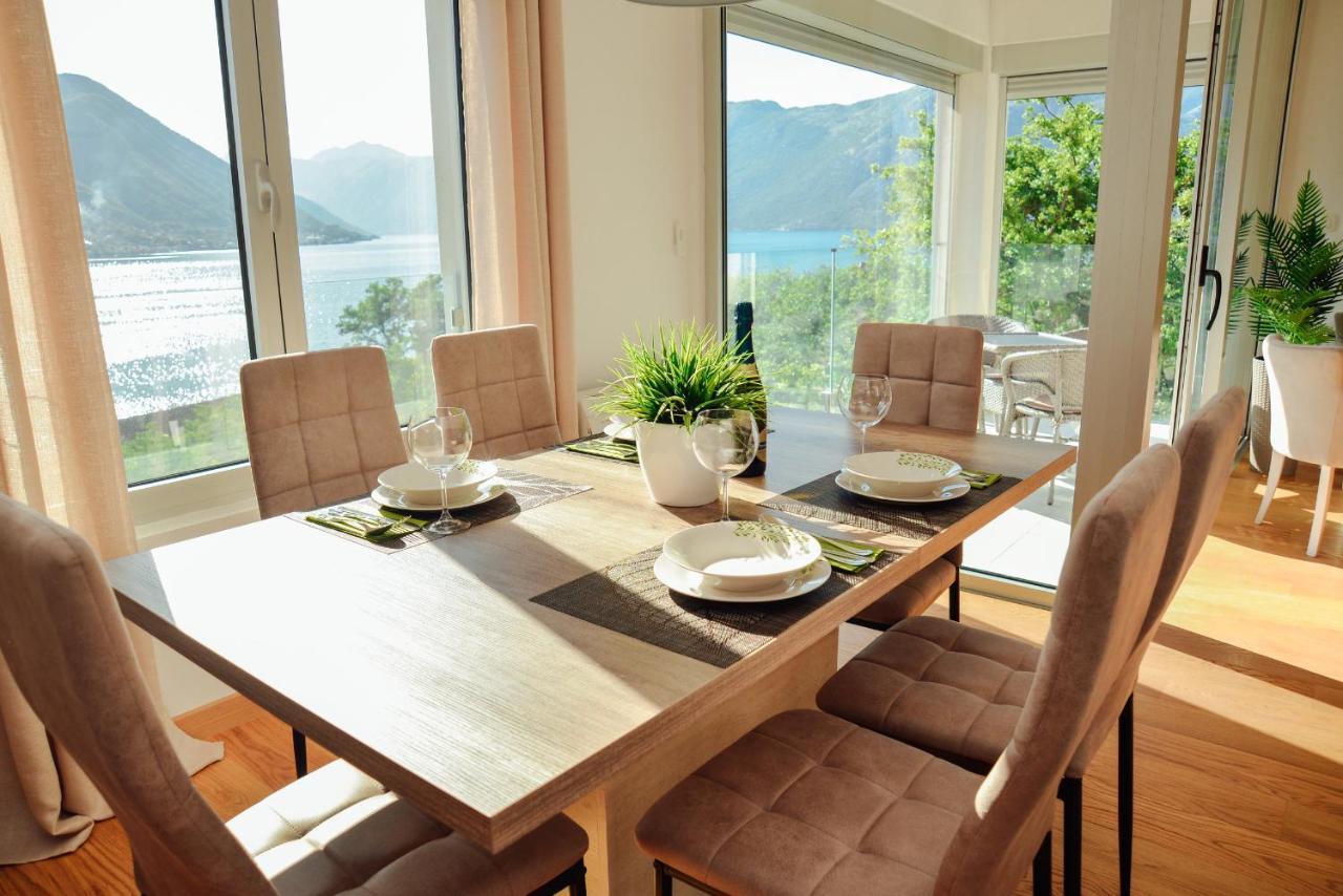 Ily Apartment With Sea View Kotor Buitenkant foto