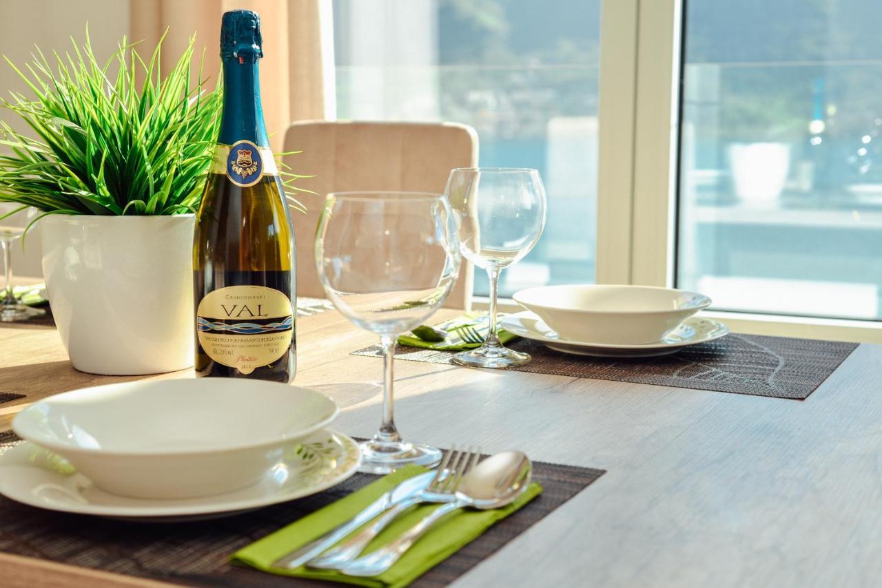 Ily Apartment With Sea View Kotor Buitenkant foto